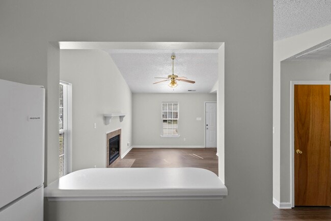 Building Photo - 116 Mesa Ln