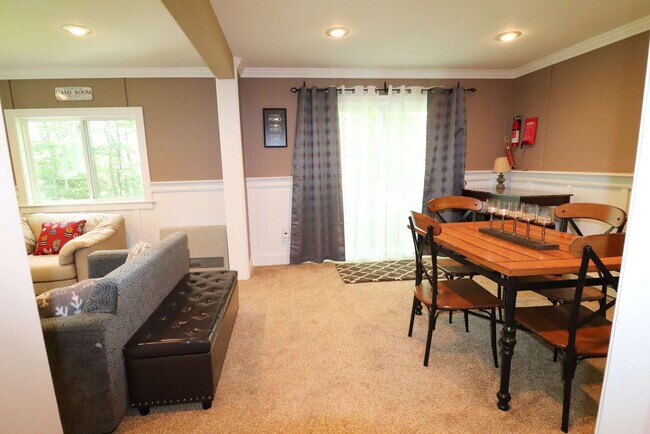 Building Photo - 32 Attitash Loop