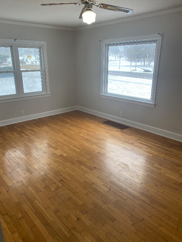 Building Photo - 529 E Broad St