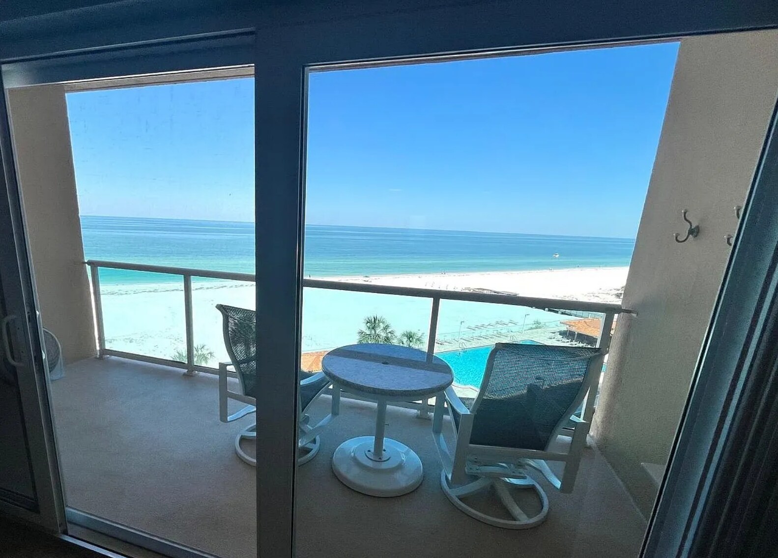 Building Photo - 880 Mandalay Ave