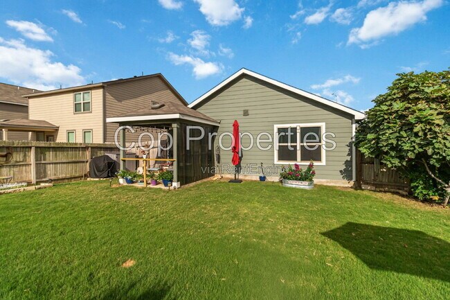 Building Photo - 2425 Ayers Dr