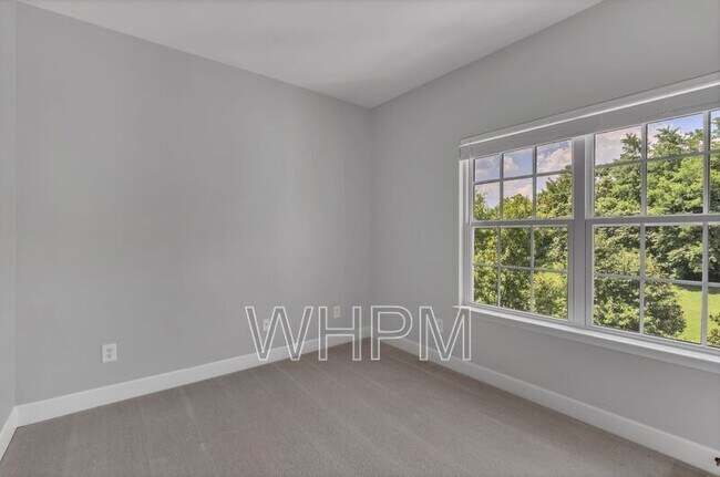 Building Photo - 4846 Bevendean Dr
