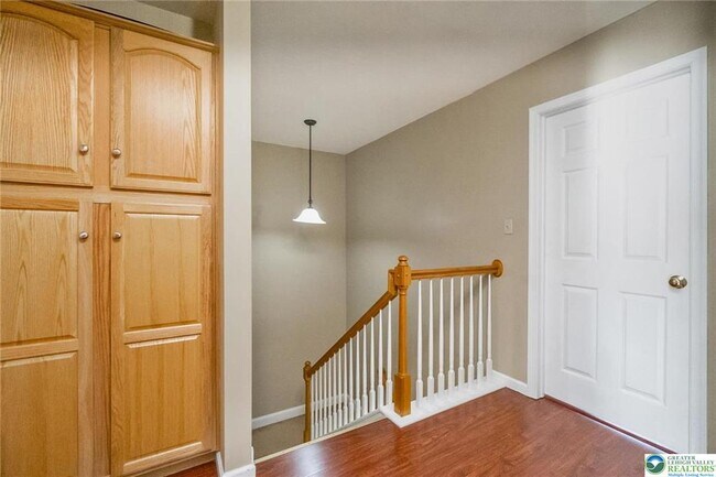 Building Photo - 537 Kemmerer Ln