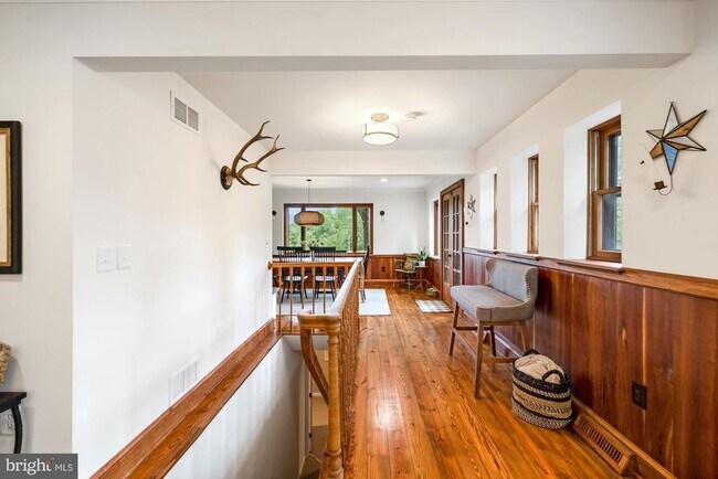 Building Photo - 35299 Snickersville Turnpike