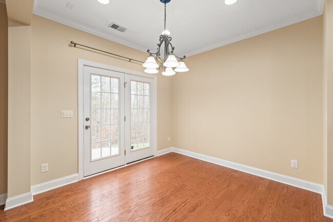 Building Photo - (Coming Soon) 5 Bedroom Brick Home in Matthews!
