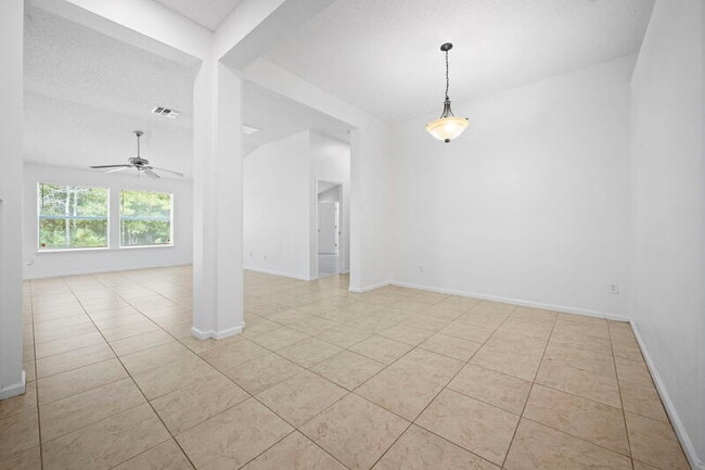 Building Photo - 843 Bonaparte Landing Ct