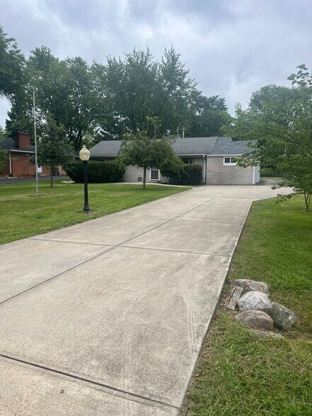 571 N. Mitchner Ave. - 571 N Mitchner Ave