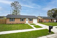 Building Photo - 2312 Sauvage Ave