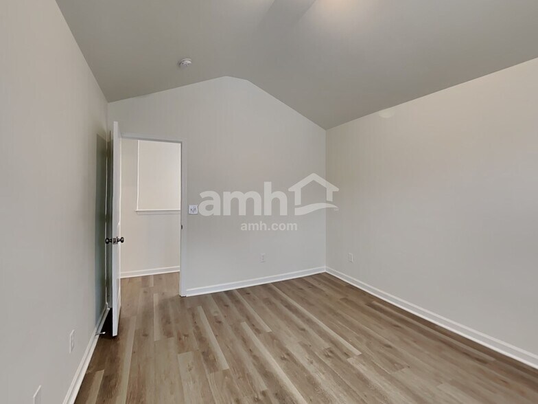 Building Photo - 392 Bandelier Cir