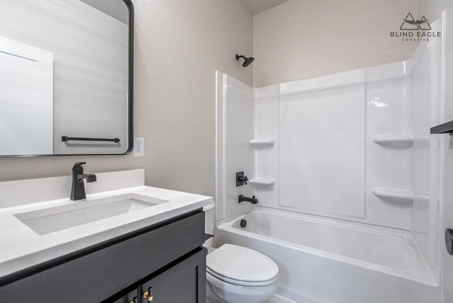 Building Photo - 7472 N Paw St