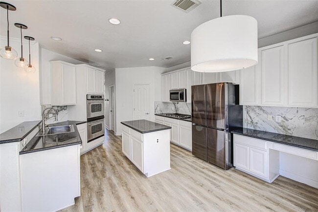 Building Photo - 12512 Capitol Saddlery Trail