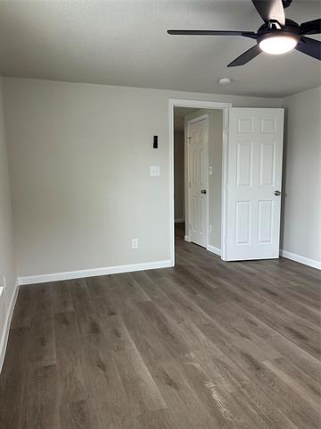 Building Photo - 407 N Justin Ave