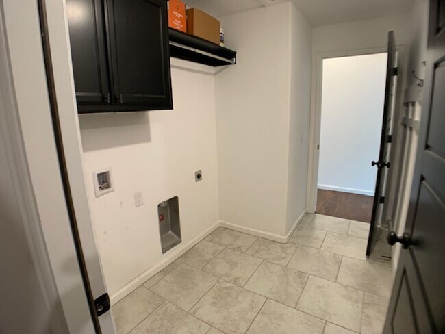 Building Photo - Edmond 3 bed Deer Creek