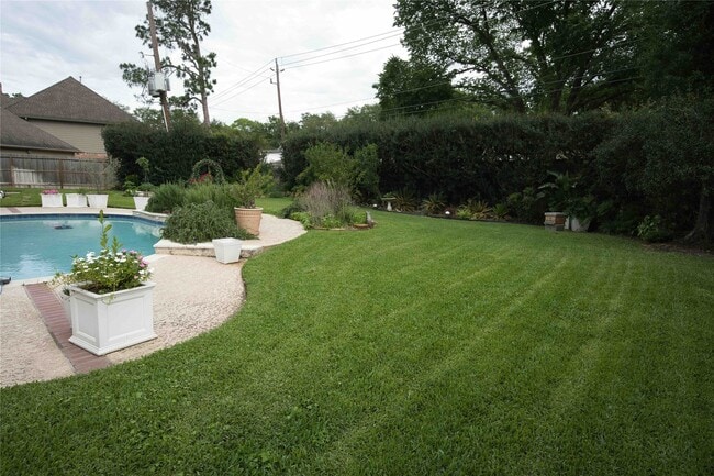 Building Photo - 615 Timber Cir