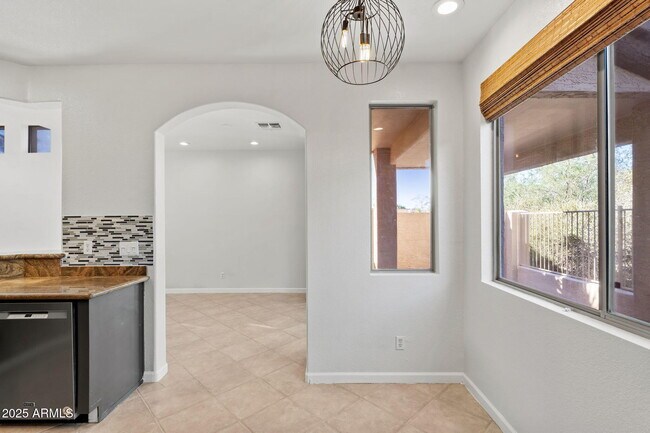 Building Photo - 4118 E Justica St