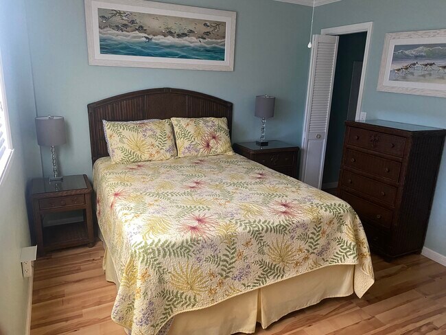 On VENICE ISLAND - 232 Saint Augustine Ave