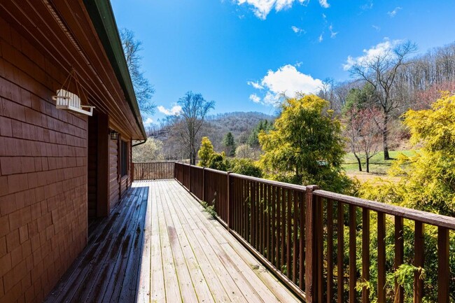 Building Photo - 88 Laurel Cove