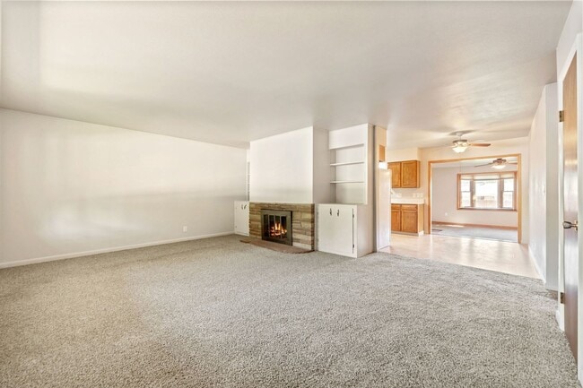 Building Photo - 3 Bedroom Ranch Home North of Lake Loveland