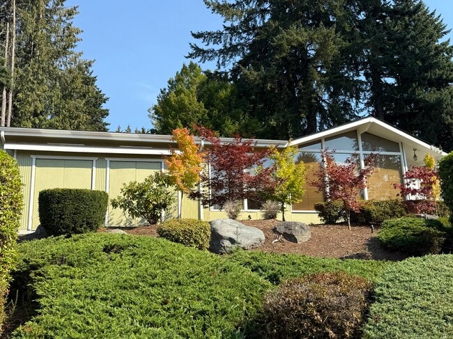 Building Photo - 6104 125th Ave SE