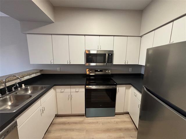 Building Photo - 3102 Kings Rd