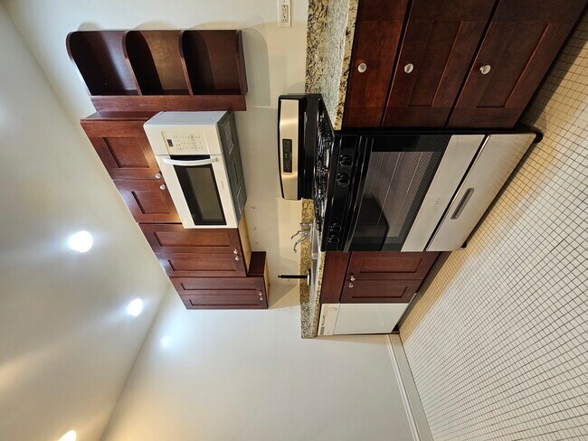 Building Photo - 4254 N Clark St