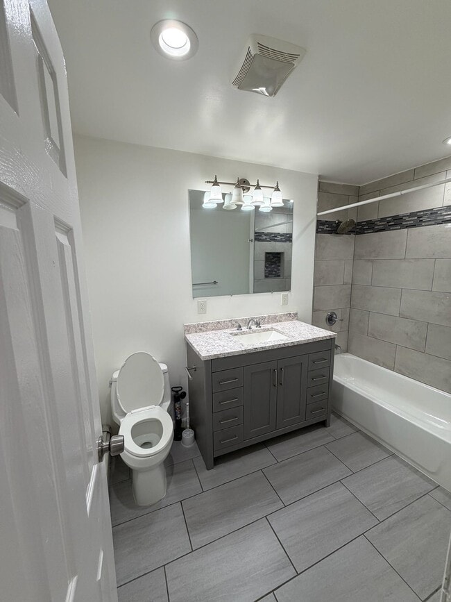 Building Photo - 3586 John F. Kennedy Blvd