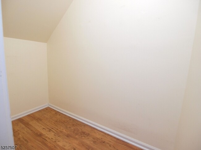 Building Photo - 5007 Tudor Dr