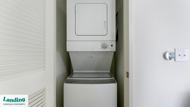 Building Photo - 815 Madison St