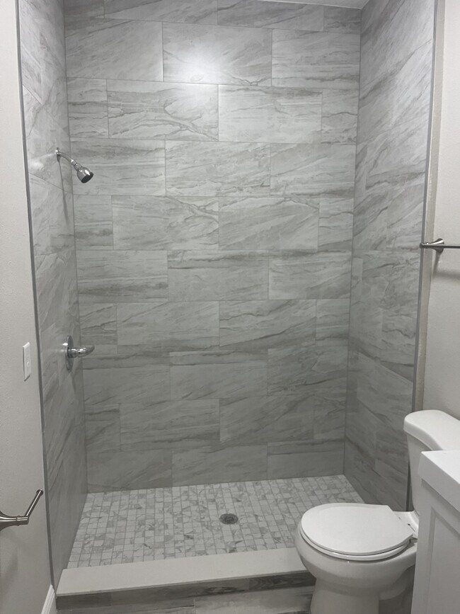 Building Photo - 1485 Steele St