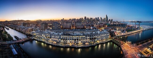 Building Photo - 1000 3rd St