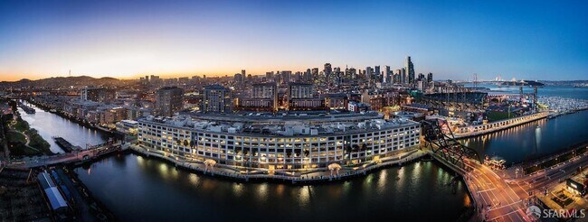 Building Photo - 708 Long Bridge St