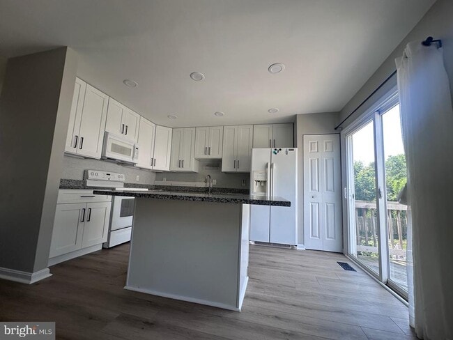 Building Photo - 5432 New London Park Dr
