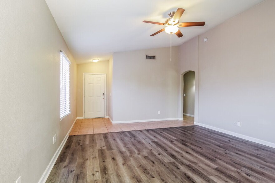 Building Photo - 5035 W Kristal Way