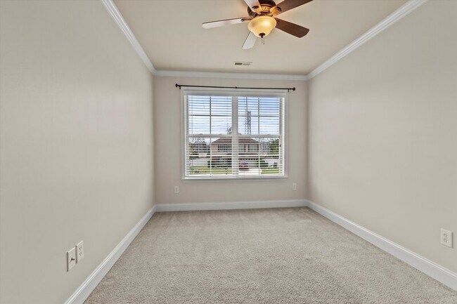 Building Photo - 2525 Millwood Cir SE