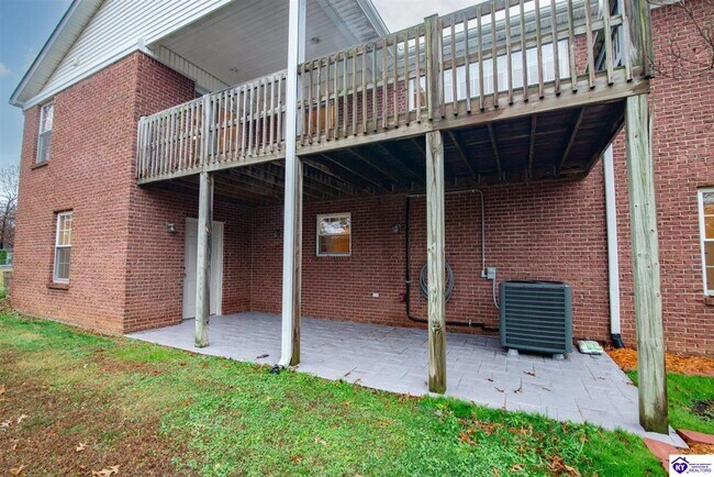 Building Photo - 243 Emmaus Cir