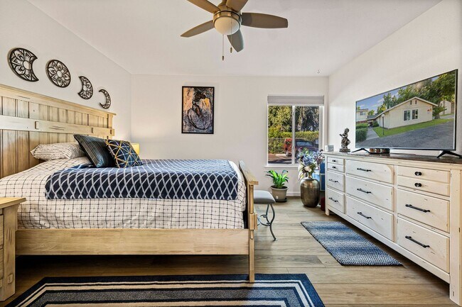 Building Photo - Updated Condo In Richfield Gardens Community!