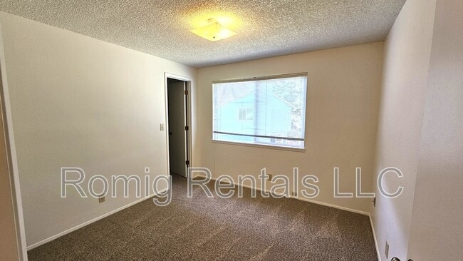 Building Photo - 1602 SE 145th Ct
