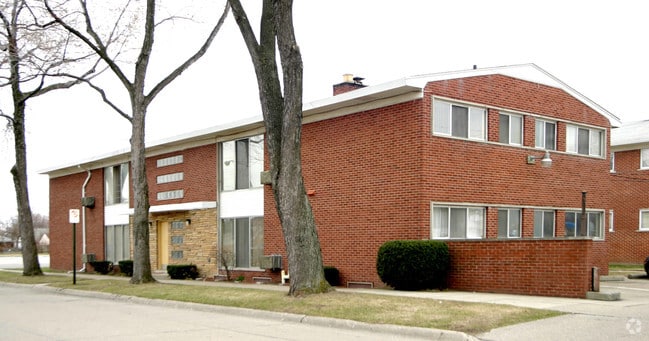 Building Photo - Dale Manor