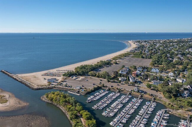 Building Photo - 121 Howard St