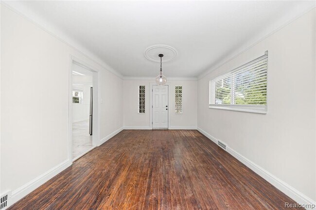 Building Photo - 16549 Washburn St