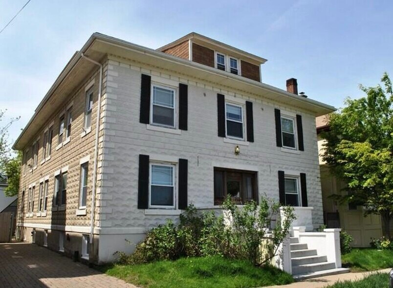 Front entrance - 23 Bedlow Ave