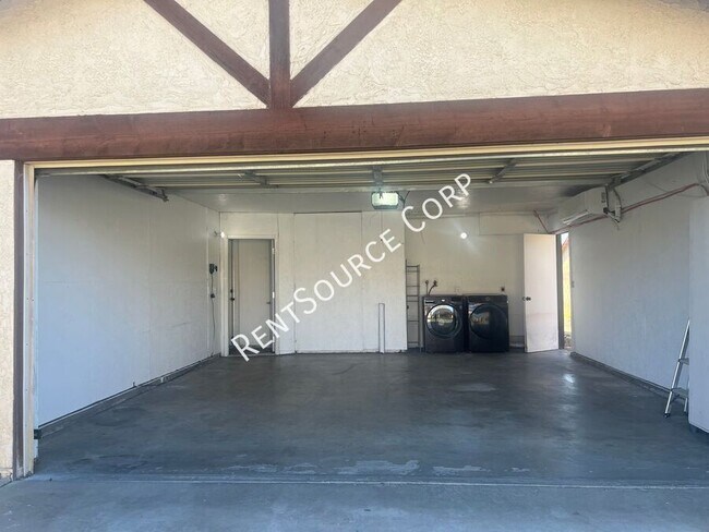 Building Photo - 43837 David St