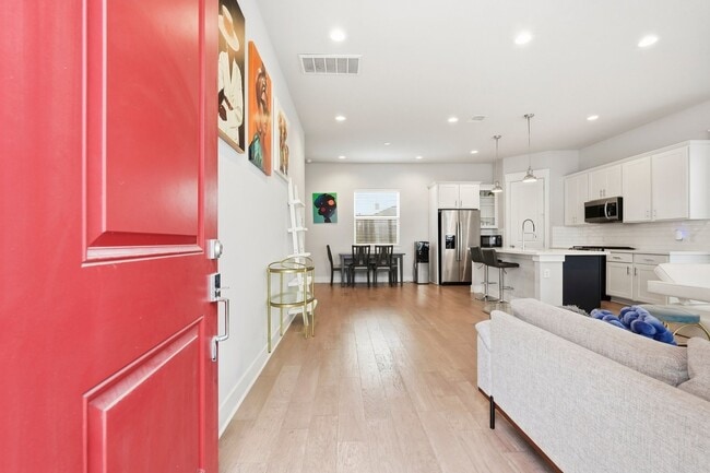 Building Photo - 3113 Paul Quinn St