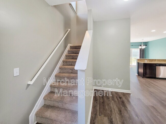 Building Photo - 4 Wisner Ct