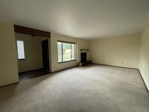 Building Photo - 331 Cheryl Ct