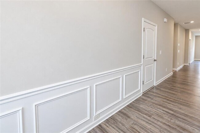 Building Photo - 1 Westwillow Dr NW