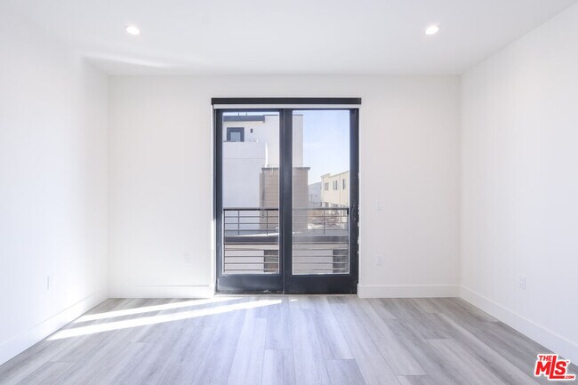 Building Photo - 11800 Courtleigh Dr