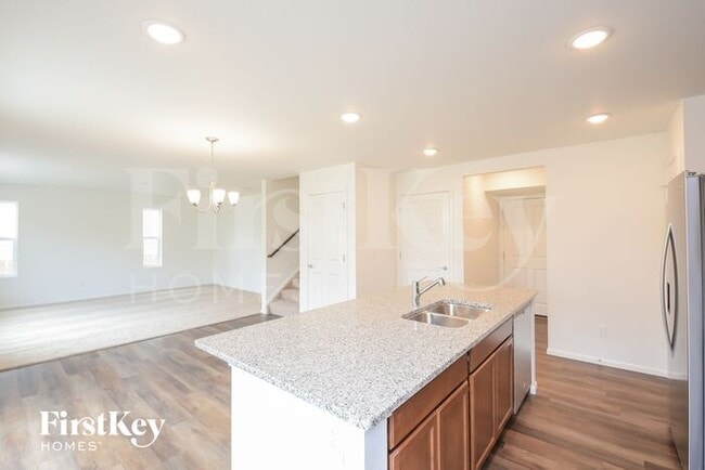 Building Photo - 10537 Luneth Dr