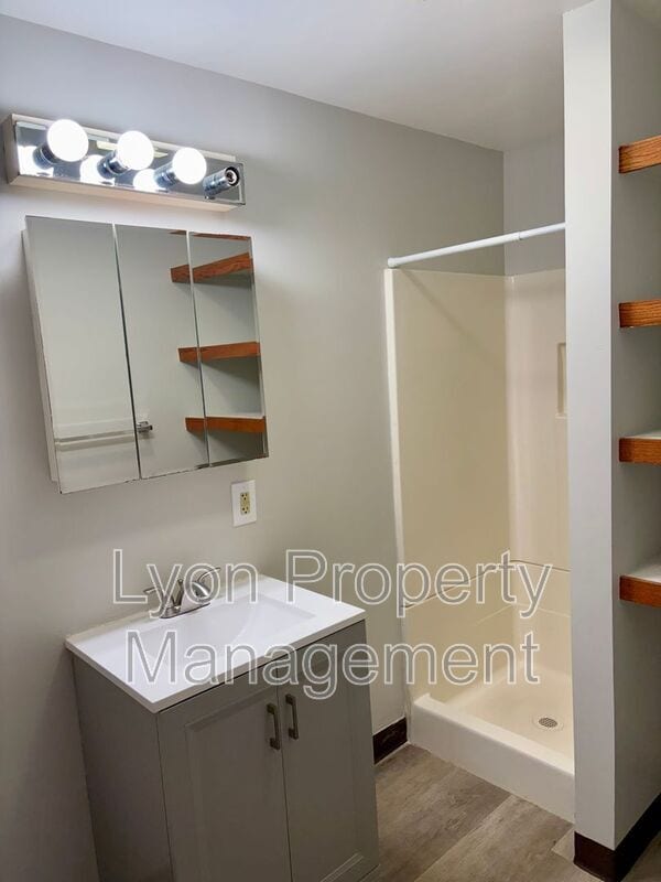 Building Photo - 50 Hedley Ave