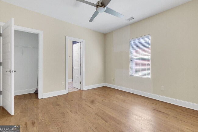 Building Photo - 998 Mayson Turner Rd NW